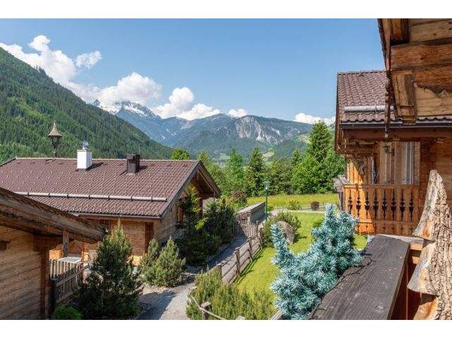 Immobilie in Neukirchen am Großvenediger - Traumhaftes Chalet mit touristischer Vermietungsmöglichkeit ( 05125 ) - Bild 1