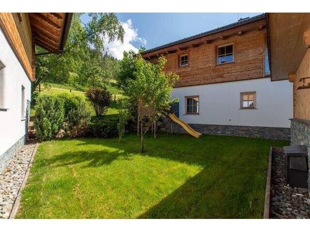 Immobilie in Neukirchen am Großvenediger - Traumhaftes Chalet mit touristischer Vermietungsmöglichkeit ( 05125 ) - Bild 2