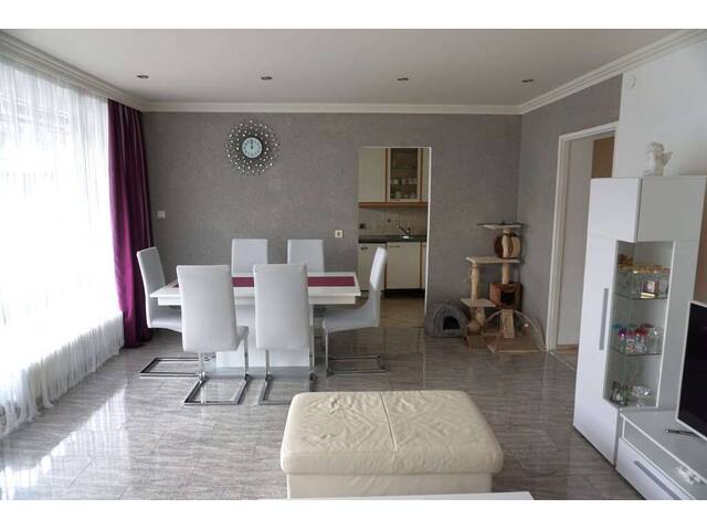 Immobilie in Schwaz - SCHWAZ: Großzügige 4-Zimmer-Wohnung mit Loggia und Balkon - Bild 1