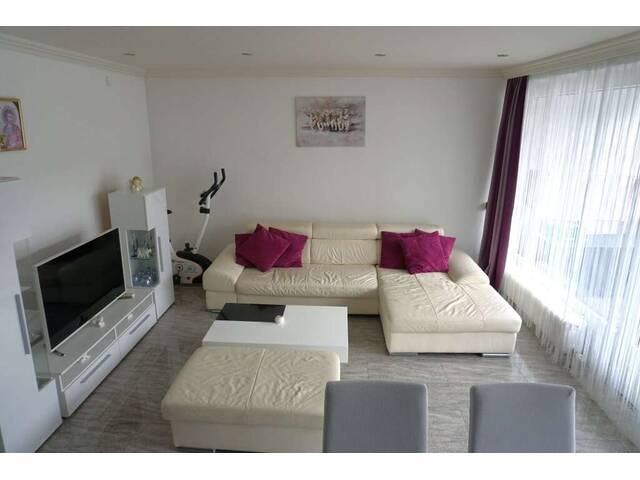 Immobilie in Schwaz - SCHWAZ: Großzügige 4-Zimmer-Wohnung mit Loggia und Balkon - Bild 2