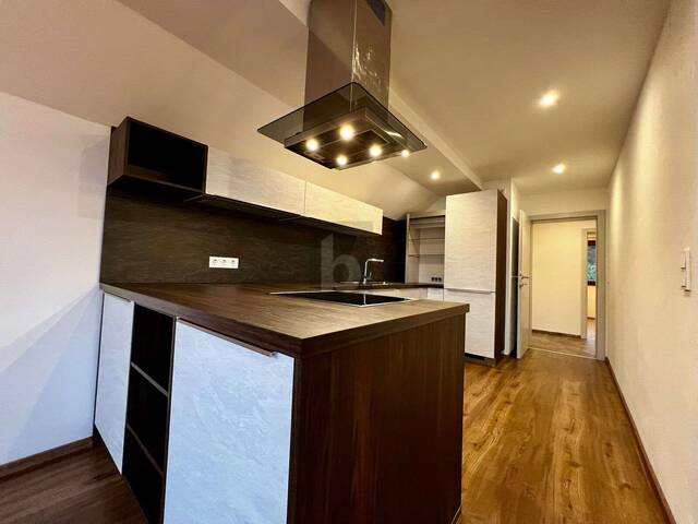 Immobilie in Saalfelden am Steinernen Meer - PREISHIT! SANIERT IN ZENTRALSTER LAGE MIT LOGGIA! - Bild 0