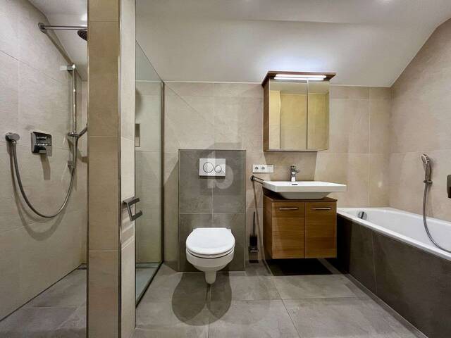 Immobilie in Saalfelden am Steinernen Meer - PREISHIT! SANIERT IN ZENTRALSTER LAGE MIT LOGGIA! - Bild 2