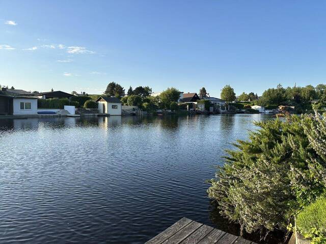 Immobilie in Steinbrunn - AM SEE LEBT ES SICH GUT! Neuwertiger Bungalow, direkt am Neufelder See IV - Bild 2