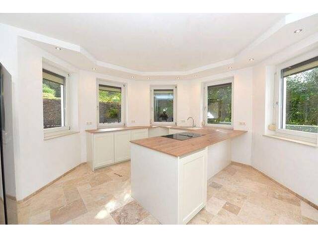 Immobilie in Purkersdorf - IHR NEUES FAMILIENDOMIZIL IN PURKERSDORF MIT POOL, WINTERGARTEN & BESTER ANBINDUNG NACH WIEN - Bild 2