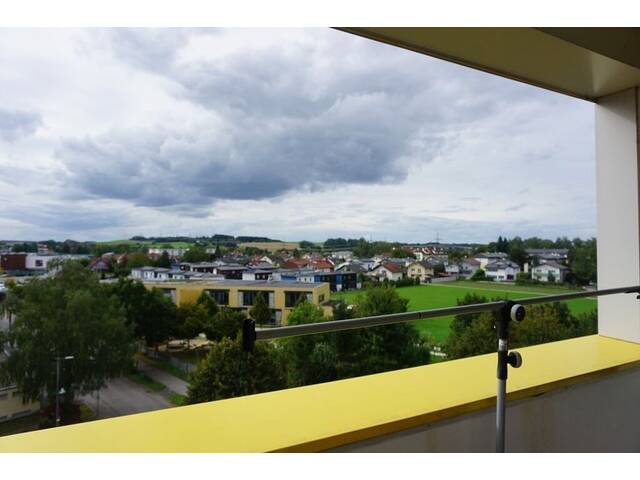 Immobilie in Ried im Innkreis - Großzügiges Platzangebot - 4-Zimmer-Wohnung mit Balkon und Einzelgarage - Bild 3