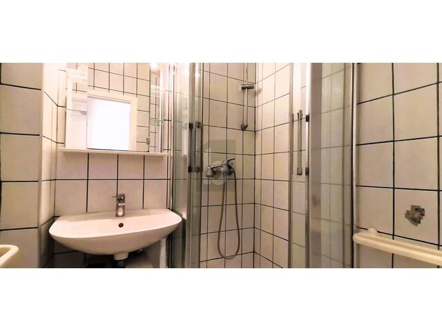 Immobilie in Baden - IDEAL FÜR SINGLES ODER PAARE - LICHTDURCHFLUTET - MIT ZWEI BALKONEN - Bild 4