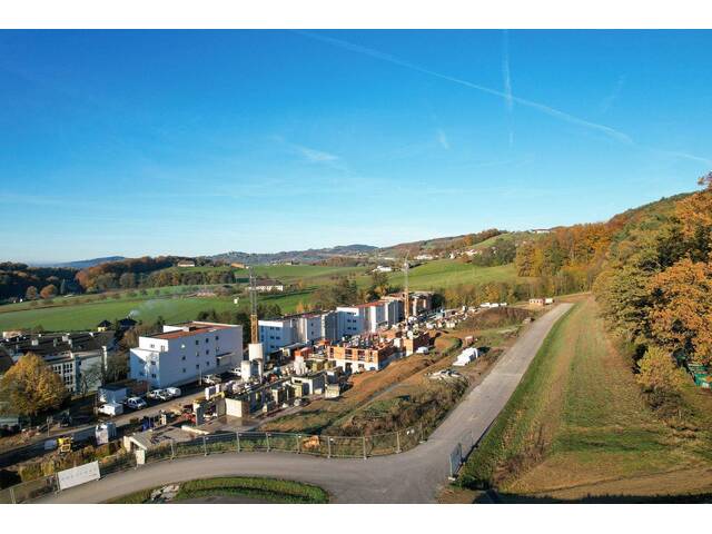 Immobilie in Engerwitzdorf - Mittertreffling | 4 ZI-Wohnung mit 25 m² Balkon inkl. 2 TG-Stellplätzen - jetzt besichtigen! - Bild 0