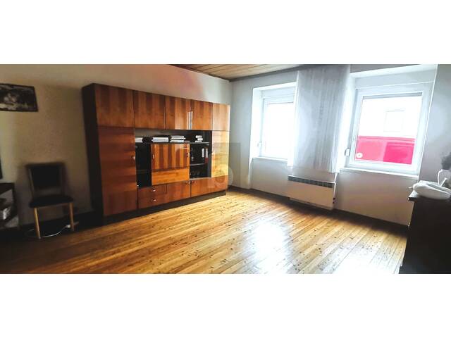 Immobilie in Breitenbrunn am Neusiedler See - TRADITIONELLES STRECKHAUS MIT UNEINSICHTIGEM GARTEN UND ZWEI GARAGEN - Bild 2