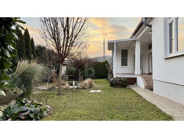 Immobilie in Kobersdorf - STILVOLL, ELEGANTES WOHNHAUS MIT LIEBEVOLL GEPFLEGTEM GARTEN - Bild 0