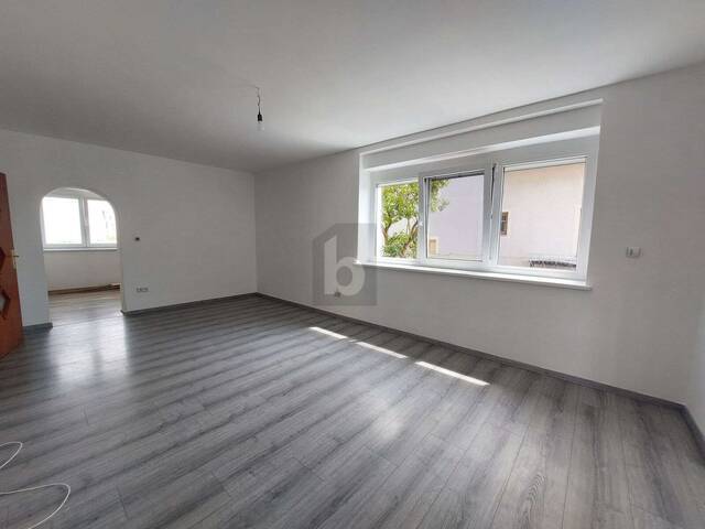 Immobilie in Herzogenburg - HELL, GERÄUMIG MIT POOL UND WERKSTATT - Bild 2