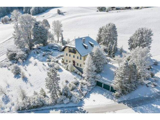 Immobilie in Bad Dürrnberg - Logenplatz neben dem Skilift! Repräsentatives Forsthaus in unverbaubarer Panoramalage am Dürrnberg! - Bild 0