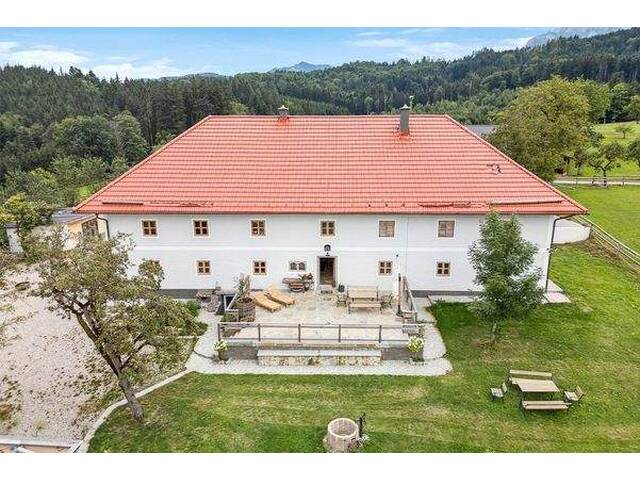 Immobilie in Gschwandt - FÜR PFERDE-LIEBHABER! Traditioneller Vierkanthof mit 6 Boxen - Bild 1