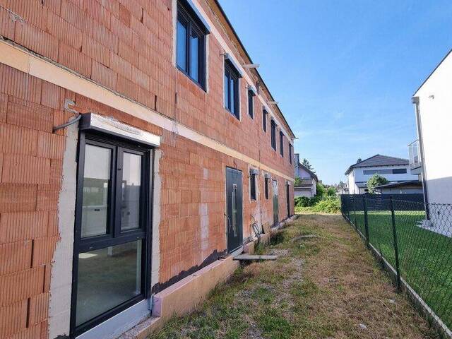 Immobilie in Kottingbrunn - PREISHIT! Ihr neues Zuhause in Kottingbrunn: Doppelhaushälfte mit Garten und Terrasse! - Bild 4