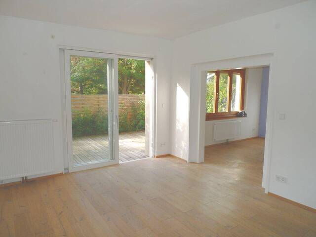 Immobilie in Höflein an der Donau - Höflein an der Donau - Doppelhaushälfte mit schönem Gemeinschaftsgarten! - Bild 2