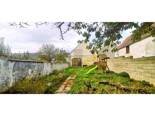 Immobilie in Großhöflein - TRADITIONELLER STRECKHOF MIT GARTEN, SCHEUNE UND ZWEITER ZUFAHRT - BAURESERVE - Bild 3