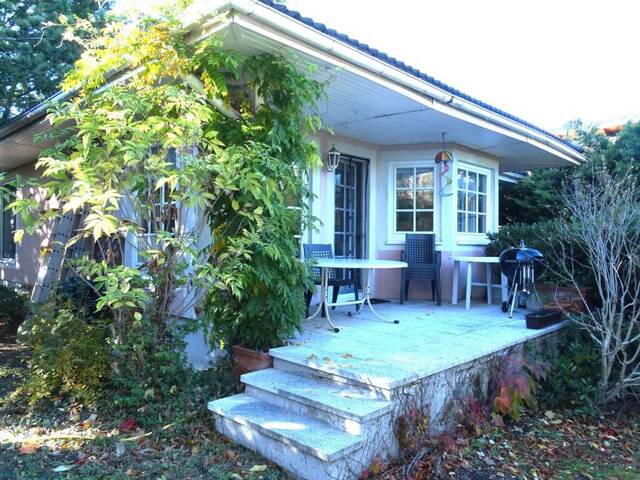 Immobilie in Enzesfeld-Lindabrunn - BUNGALOW INMITTEN DER VEGETATION IN RUHELAGE - Bild 0