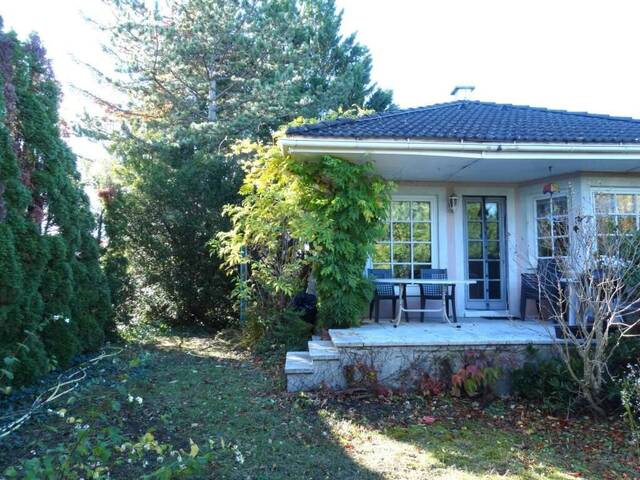 Immobilie in Enzesfeld-Lindabrunn - BUNGALOW INMITTEN DER VEGETATION IN RUHELAGE - Bild 1