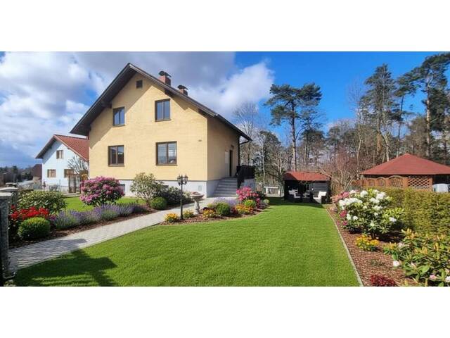 Immobilie in Riegersburg - Wohnen am Tor zum Nationalpark Thayatal! 130m² Haus, 6 Zimmer und großem Garten in toller Ruhelage! - Bild 0