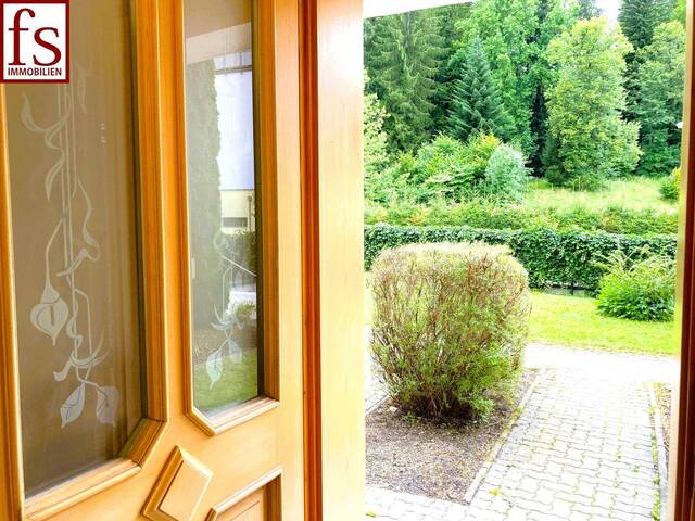 Immobilie in Bad Ischl - 3-ZIMMER GARTENWOHNUNG mit HAUS-CHARAKTER - SCHÖNE AUSSICHT – GRÜNLAGE - nahe KATRIN-SEILBAHN - Bild 2