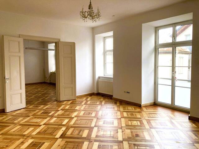 Immobilie in Bad Ischl - IMPOSANTE 5-ZIMMER ALTBAU-WOHNUNG mit KAISERLICHEM FLAIR in ZENTRUMSLAGE von BAD ISCHL - Bild 0