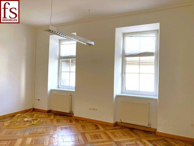 Immobilie in Bad Ischl - IMPOSANTE 5-ZIMMER ALTBAU-WOHNUNG mit KAISERLICHEM FLAIR in ZENTRUMSLAGE von BAD ISCHL - Bild 3