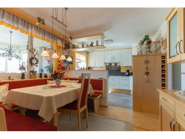 Immobilie in Arzl - Traumhaft geräumige Familienwohnung mit Weitblick in Innsbruck-Arzl - Bild 4