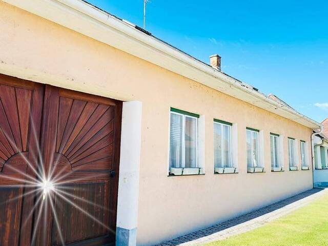 Immobilie in Unternalb - Traditioneller WEINVIERTLER BAUERNHOF Von Bach zu Bach - Bild 1