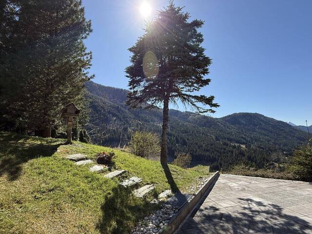 Immobilie in Oppenberg - Ihr persönliches Refugium: Gemütliches Wohnhaus mit Wellness-Highlights, Remise, Wald und atemberaubendem Bergblick - Bild 2
