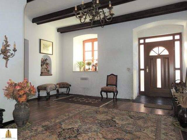 Immobilie in Heidenreichstein - Sehr gepflegtes und schönes Herrenstadthaus mit über 300-jähriger Adelsgeschichte in Heidenreichstein im idyllischen Waldviertel! - Bild 2