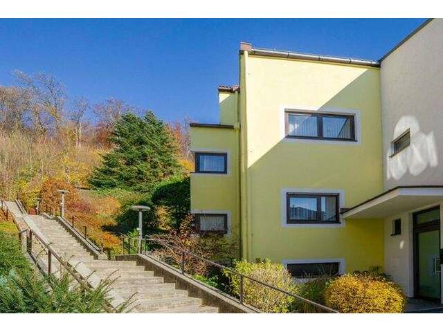 Immobilie in Purkersdorf - Eckreihenhaus mit Einfamilienhauscharakter in zentrumsnaher Aussichtsslage - Bild 0