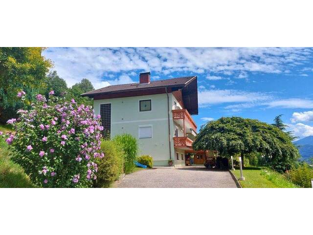 Immobilie in Ferndorf - Ein Zuhause mit Platz, Aussicht und vielen Möglichkeiten - Bild 1