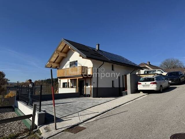 Immobilie in Neukirchen an der Vöckla - !! Neuer Preis !! Charmantes Wohnhaus in Neukirchen an der Vöckla. - Bild 2