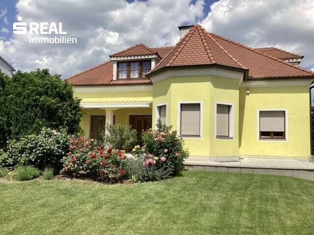 Immobilie in Göllersdorf - Traumhaus in Göllersdorf: Gepflegte 8 Zimmer-Oase mit großem Garten und Garage! - Bild 1
