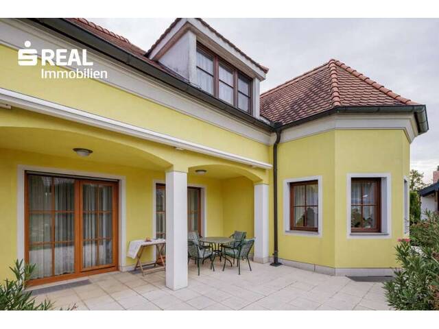 Immobilie in Göllersdorf - Traumhaus in Göllersdorf: Gepflegte 8 Zimmer-Oase mit großem Garten und Garage! - Bild 2