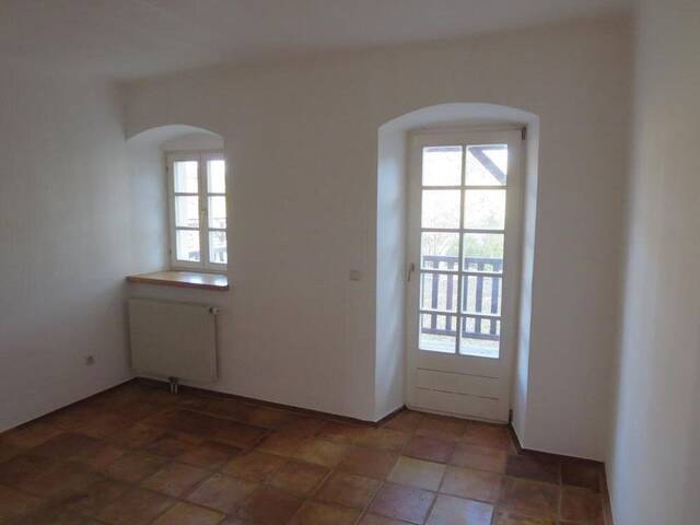 Immobilie in Ilz - * * Anlegerwohnung mit großem Balkon, Garten und eigenem Carportplatz nahe Ortszentrum! * * - Bild 2