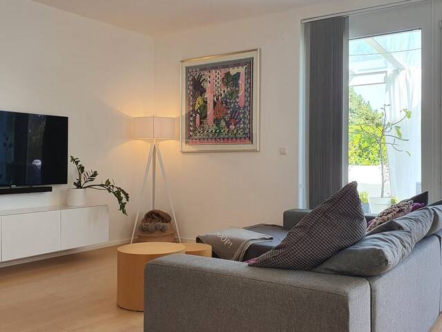 Immobilie in Baden - Familientraum mit Pool in Baden - Haidhofsiedlung - PV Anlage - stilvoll - modern - 61m² Wohnkeller - Bild 2