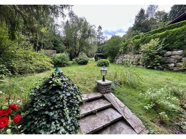 Immobilie in Werfen - Geräumiges Haus mit Terrasse, Garten und Einliegerwohnung - ideal für Handwerker, Familien oder Anleger - Bild 2