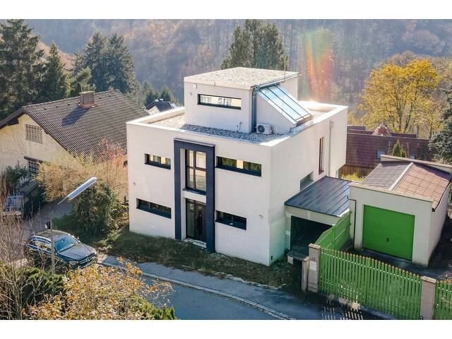 Immobilie in Wien - EXKLUSIVE VILLA AM RANDE DES WIENERWALDS | PANORAMABLICK & SÜDHANGLAGE - Bild 3