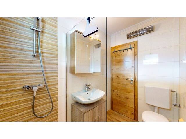 Immobilie in Ferlach - Elegantes Ferienhaus / Chalet im Bodental - sofortige Einnahmemöglichkeit - Bild 0