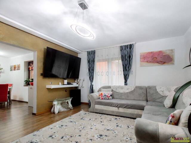 Immobilie in Altheim - Attraktives Einfamilienhaus mit Terrasse, Balkon & Pool in Altheim. - Bild 2