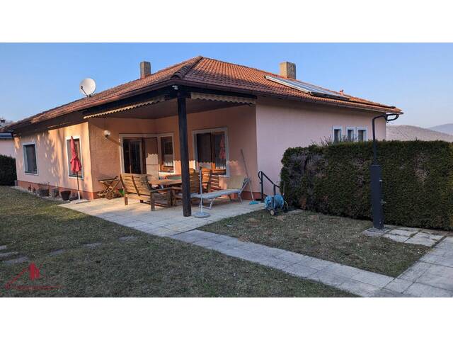 Immobilie in Hainburg an der Donau - Hainburg an der Donau: Geräumiges Wohnhaus in Ruhelage mit Fernblick - ca. 1.660m² Garten, 2 Terrassen, Pool und Garage!!! - Bild 0