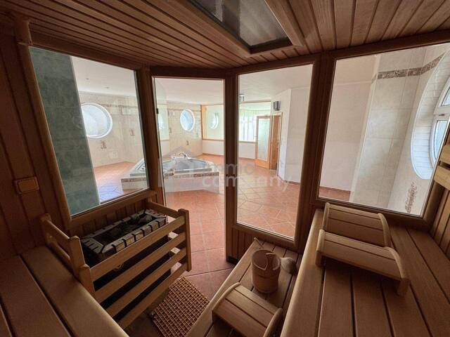 Immobilie in Zeltweg - Großzügige Wohnhaus in Zeltweg – 299 m² Wohnfläche, eigener Wellnessbereich, Pool & vielfältige Nutzungsmöglichkeiten - Bild 2