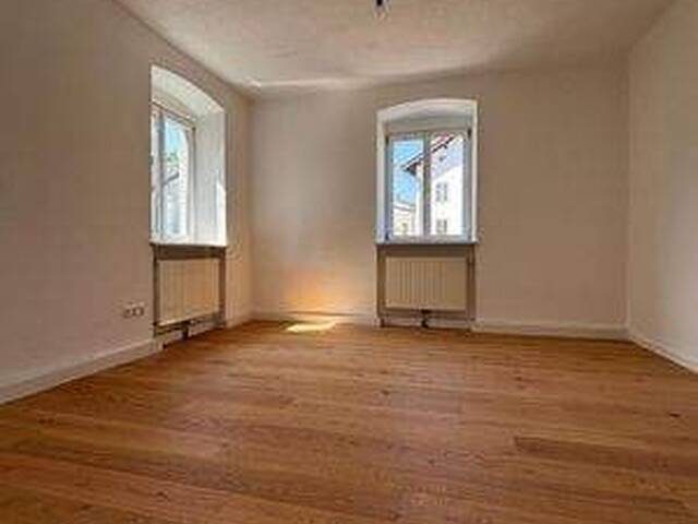 Immobilie in Gmunden - Modernisierte 3-Zimmer-Wohnung in Traunnähe mit 67m2 - Bild 2