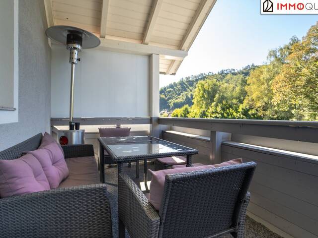 Immobilie in Leonstein - Wohnen, wo die Berge grüßen! Großzügige Dachgeschosswohnung mit Ausblick ins Grüne und 2 Schlafzimmern - Bild 0