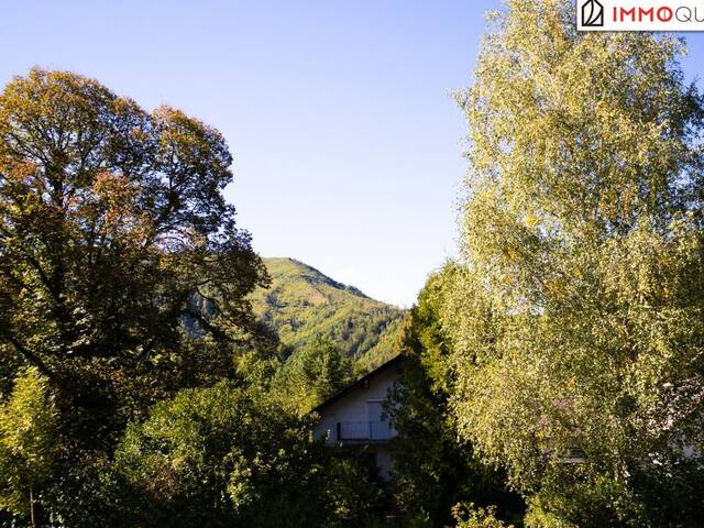 Immobilie in Leonstein - Wohnen, wo die Berge grüßen! Großzügige Dachgeschosswohnung mit Ausblick ins Grüne und 2 Schlafzimmern - Bild 1