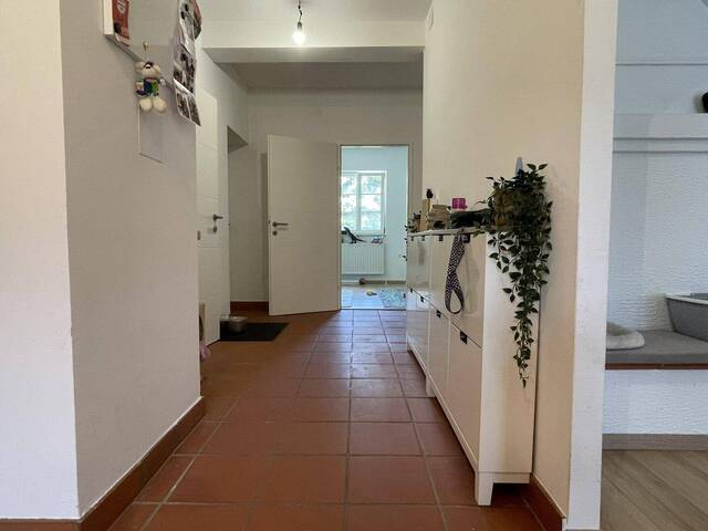 Immobilie in Traunfeld - Traumhaftes Einfamilienhaus in Traunfeld: 5 Zimmer, Terrasse & 2 Garagen für 479.000 EUR! - Bild 4