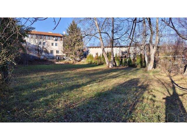 Immobilie in Ternitz - DB IMMOBILIEN | Großzügiges Wohnhaus mit zwei Wohneinheiten, einem Café und zusätzlichem Bauland in Ternitz - Bild 0