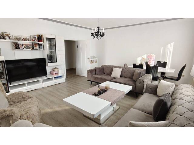 Immobilie in Ternitz - DB IMMOBILIEN | Wohnhaus mit zwei Wohneinheiten, einem Café und zusätzlichem Bauland in Ternitz zu verkaufen! - Bild 4