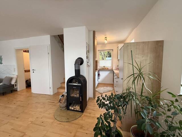 Immobilie in Seekirchen am Wallersee - Wohnen mit Aussicht – Exklusive Doppelhaushälfte in Seekirchen mit traumhaftem Garten & Panoramablick - Bild 2