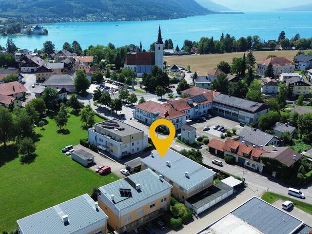 Immobilie in Seewalchen am Attersee - Attersee-Luxus zum kleinen Preis! Energiespar-Eckreihenhaus mit sonnigem Eigengarten, geringe BK, Einzelgarage und Parkplatz im Zentrum von Seewalchen am Attersee - Bild 1